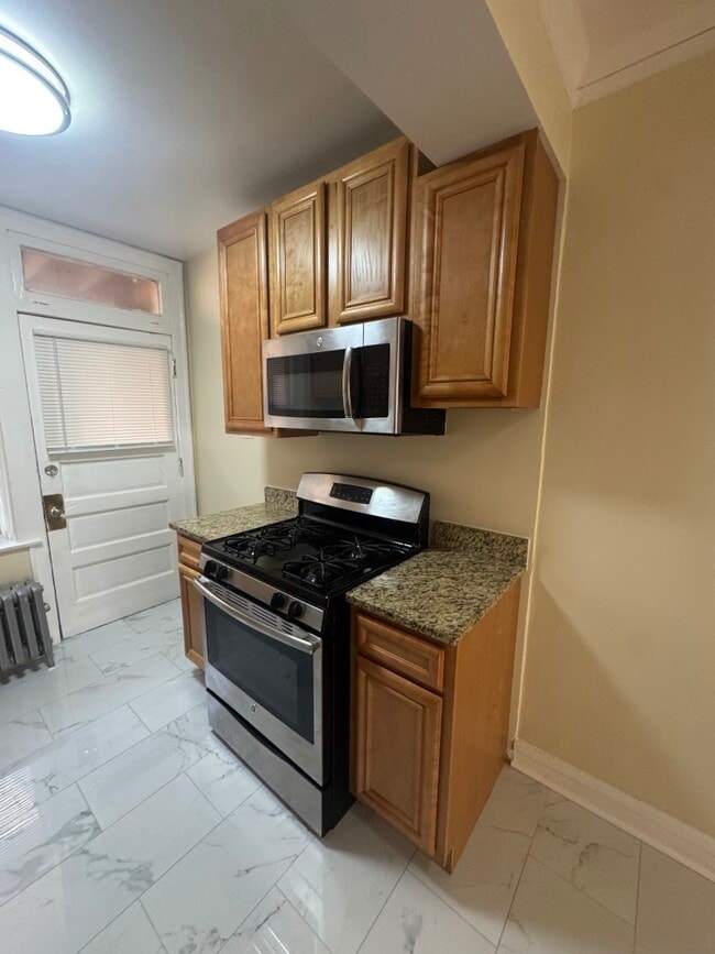 Building Photo - 6214 N Mozart St