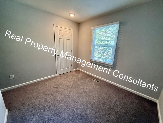 Building Photo - 3 Bed 2 Bath Modern Home in Prime Location!