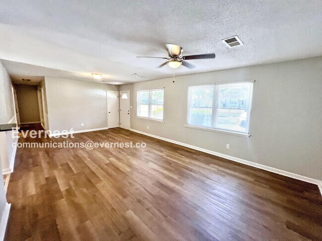 Building Photo - 14005 Glenview Dr SW