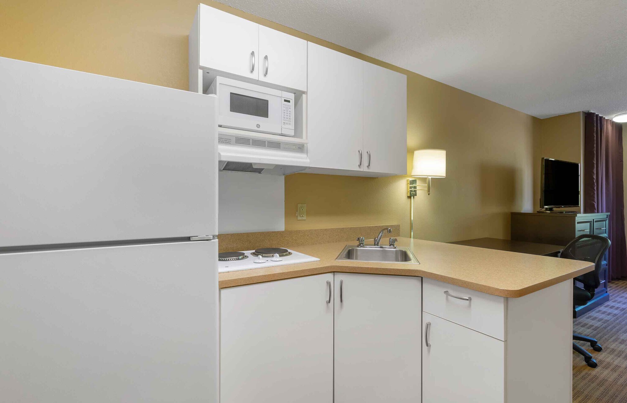 Building Photo - Furnished Studio-Tampa - Airport - Spruce Street