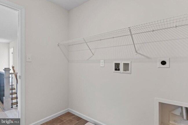 Building Photo - 32 Pamela Dr