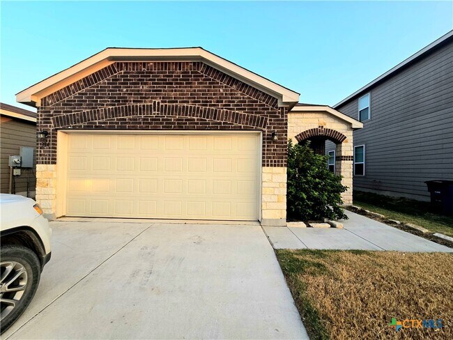 Primary Photo - 334 Mistflower