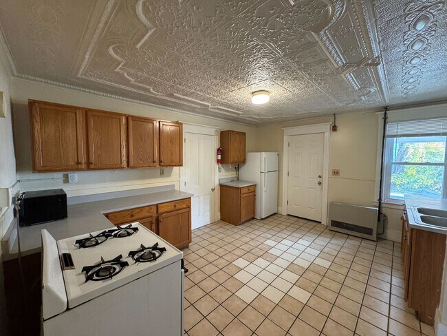 Primary Photo - 16 Union St