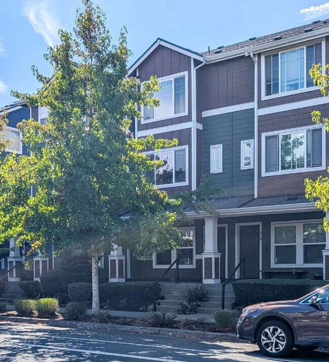 Building Photo - 3403 30th Dr