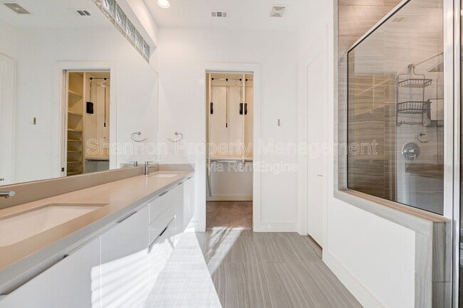 Building Photo - 2333 Sperber Ln