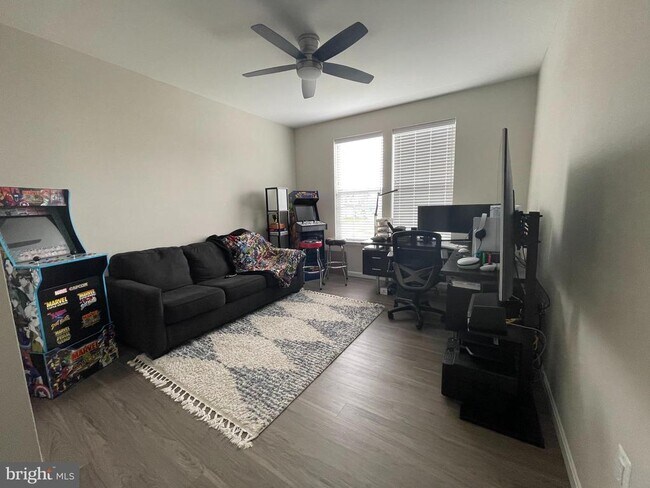 Building Photo - 137 Brandenbury Ct