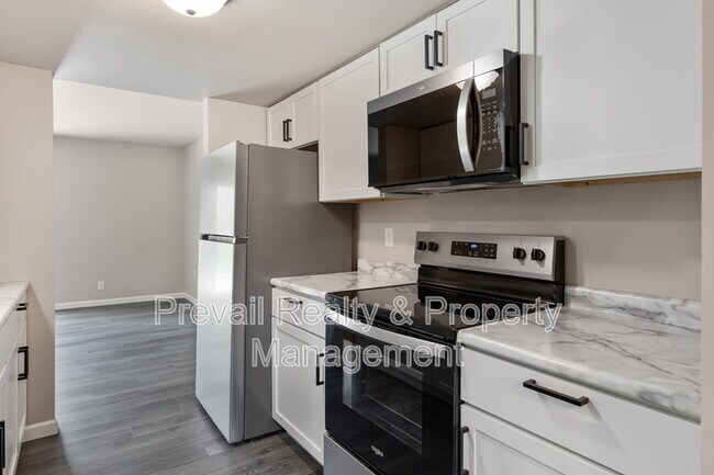 Building Photo - 4412 Pepper Dr