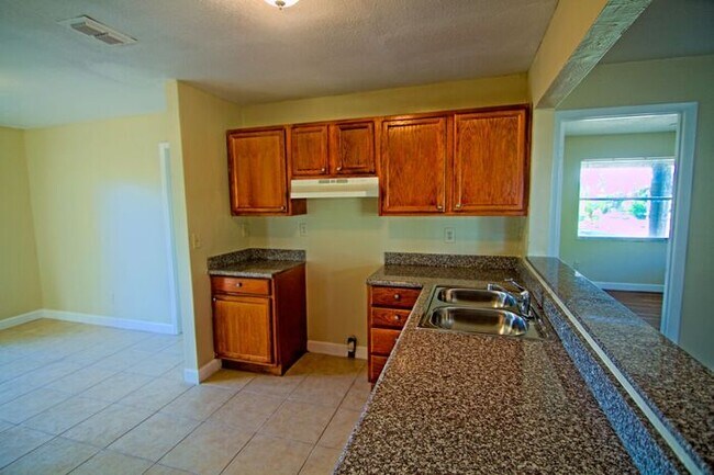Building Photo - 2418 Mary Jewett Cir