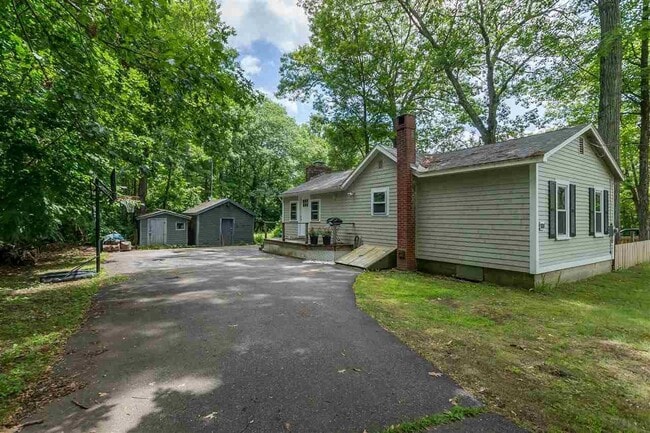 Building Photo - 108 Linden St