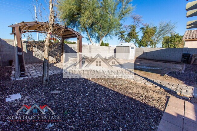 Building Photo - 16092 W Woodlands Ave