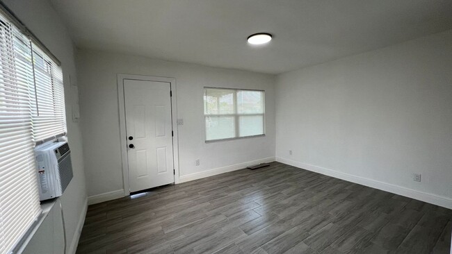 Building Photo - 1605 N 17th St