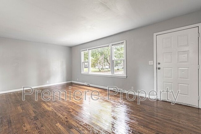 Building Photo - 8812 E 86 St