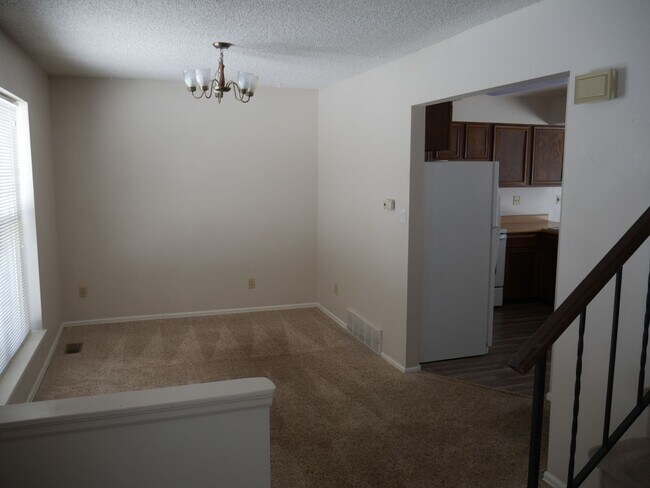 Building Photo - 2524 Garden Way