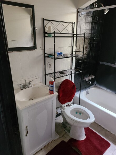 Building Photo - 20438 Russell St