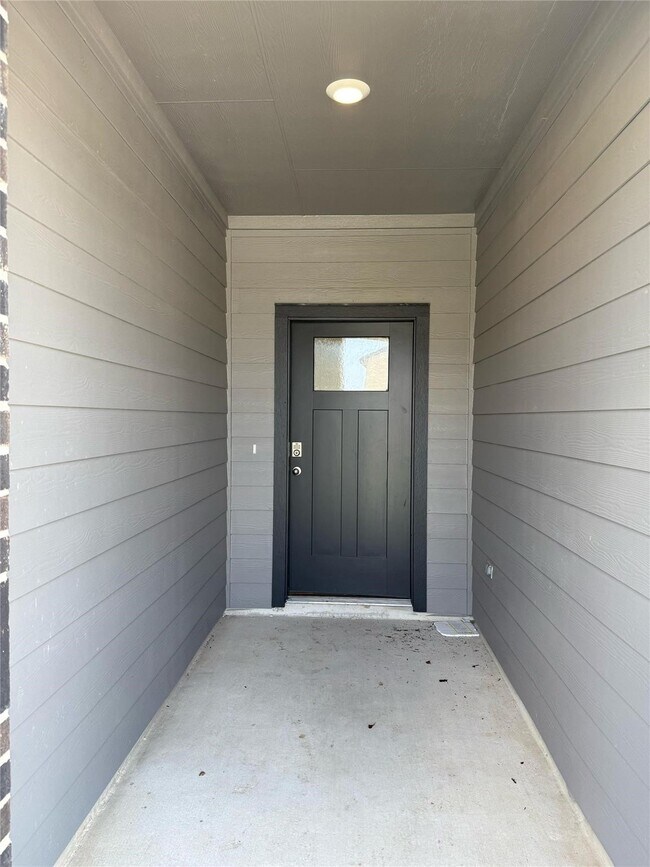 Building Photo - 30703 Skye Villa Ln