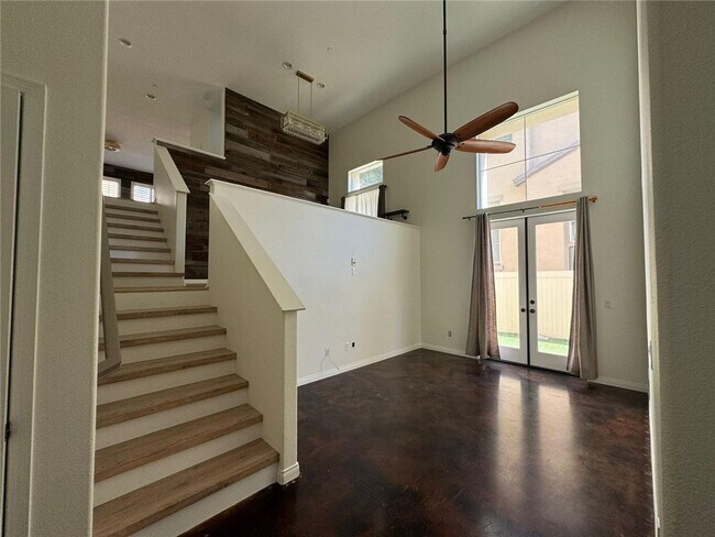 Building Photo - 336 W Cork Tree Dr