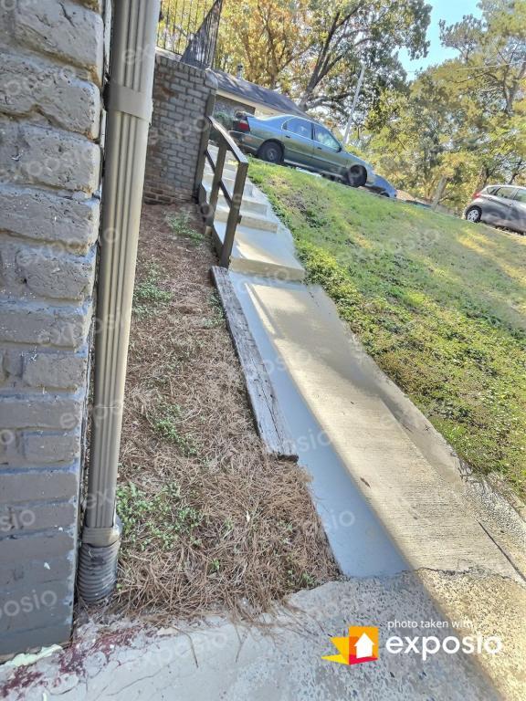 Building Photo - 1884 Center Ave