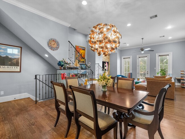 Building Photo - 1616 Rosewood St