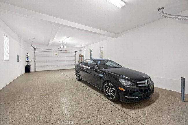 Building Photo - 19668 Three Oaks Ln