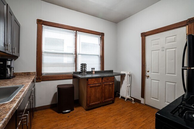 Building Photo - 2943 N Maryland Ave