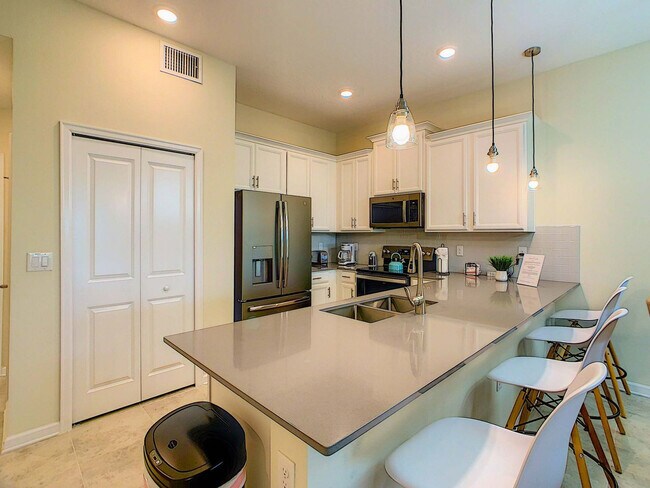 Building Photo - 705 Ocean Course Ave