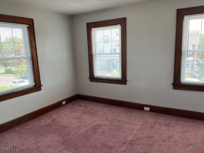 Building Photo - 315 Longwood Ave