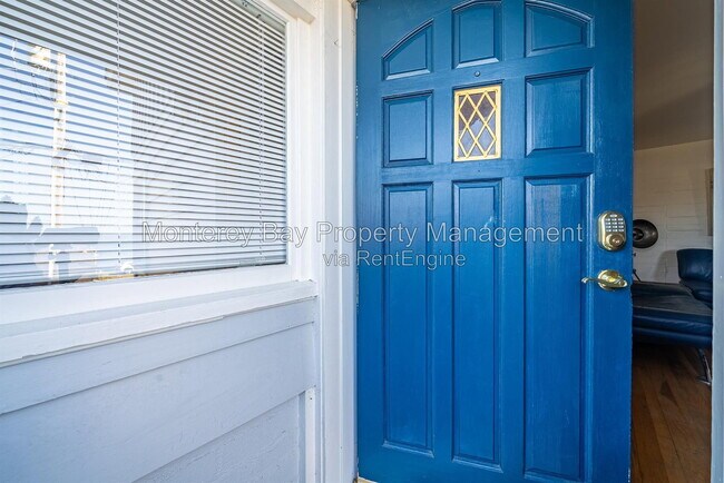 Building Photo - 731 Mermaid Ave
