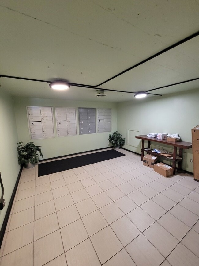 Building Photo - 1528 S Wabash Ave