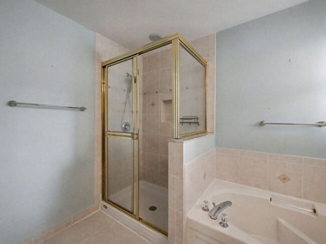 Building Photo - 5884 NW 49th Ln