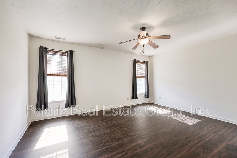 Building Photo - 67 W Clear Lake Ln