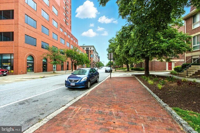 Building Photo - 508 S Charles St