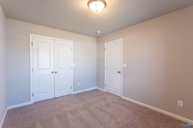 Building Photo - 118 Ocean Springs Ave