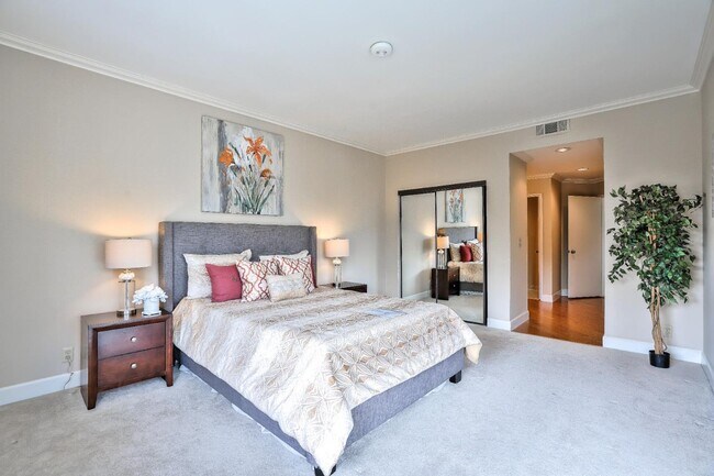 Building Photo - 530 Shorebird Cir