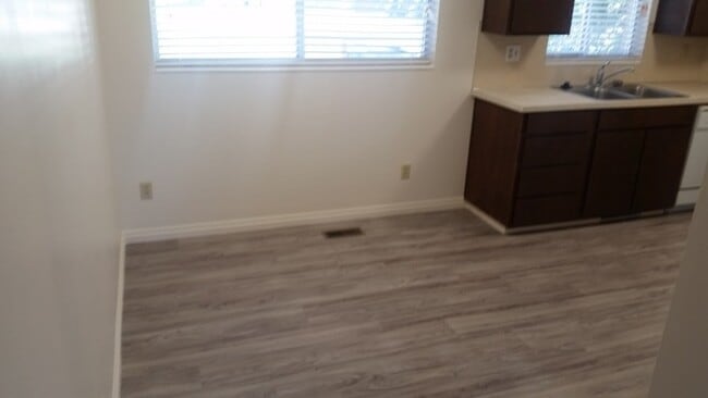 Building Photo - 1625 S 2000 W