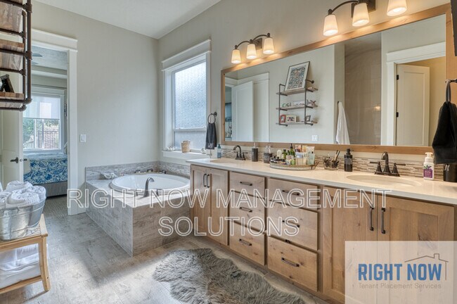 Building Photo - 4113 W Gray Fox St