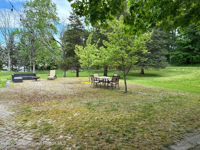 Building Photo - 50 Pleasant View Dr