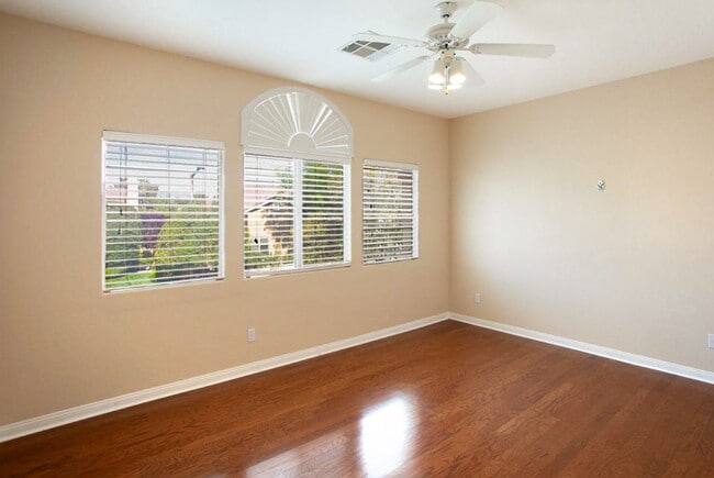Building Photo - 2120 Waterbury Ln