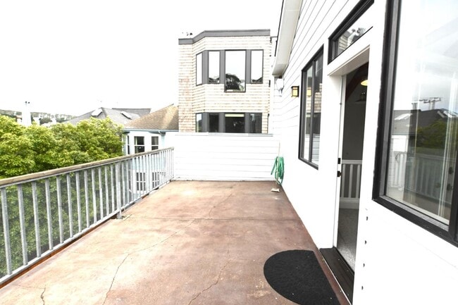 Building Photo - 1120 Clement St