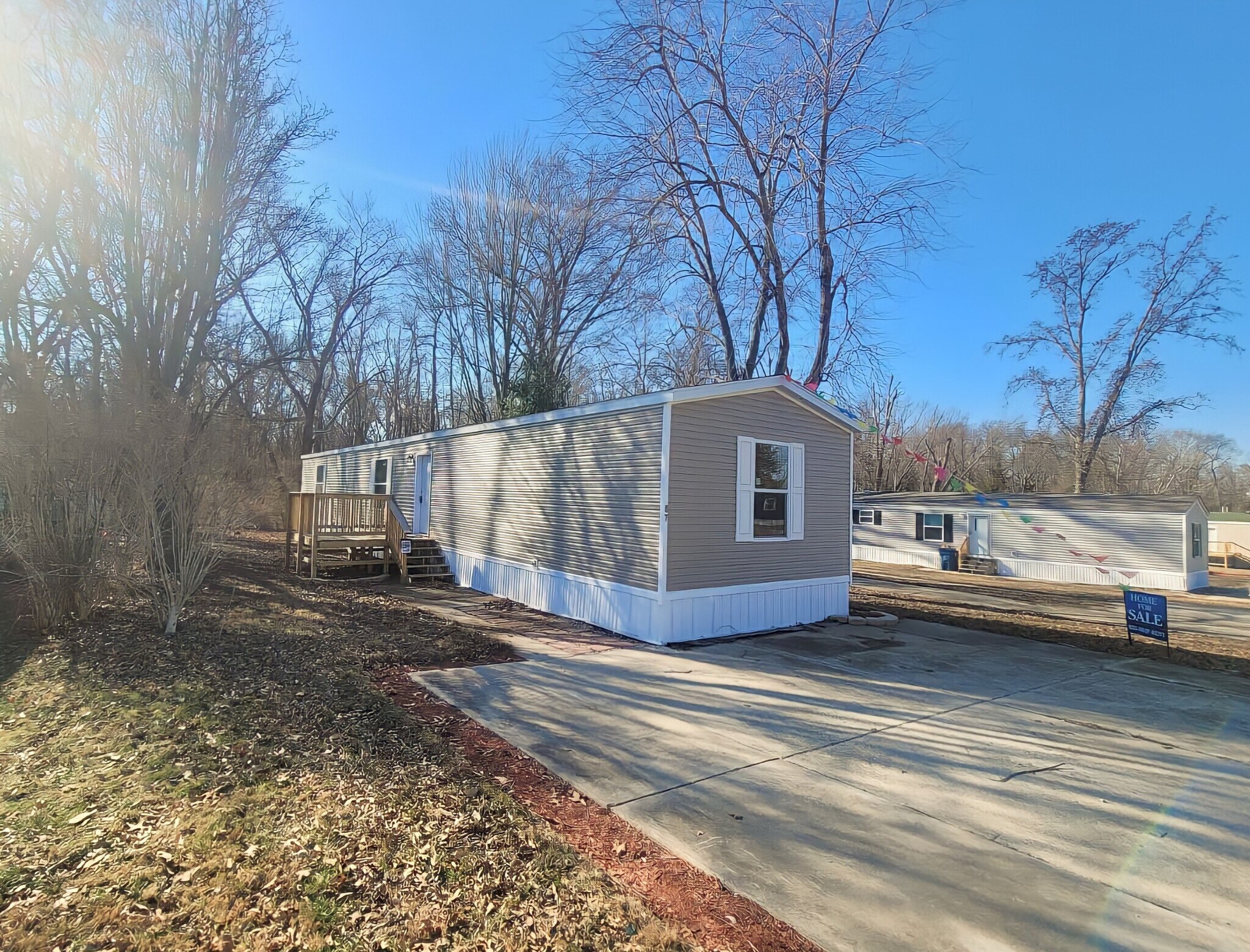 Building Photo - 85 Deerwood Park