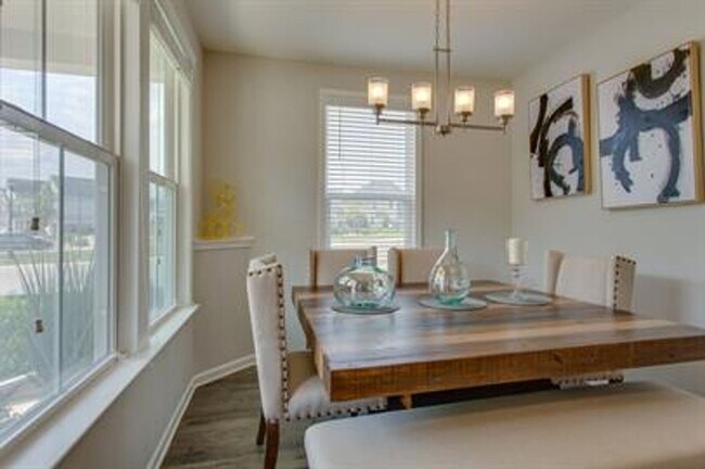 Building Photo - Beautiful Townhouse in Murfreesboro!