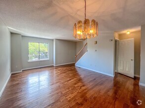 Building Photo - 2 Bed/ 1 Bath- Renovated Duplex Condo W/ G...