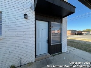 Building Photo - 2802 Lasses Blvd