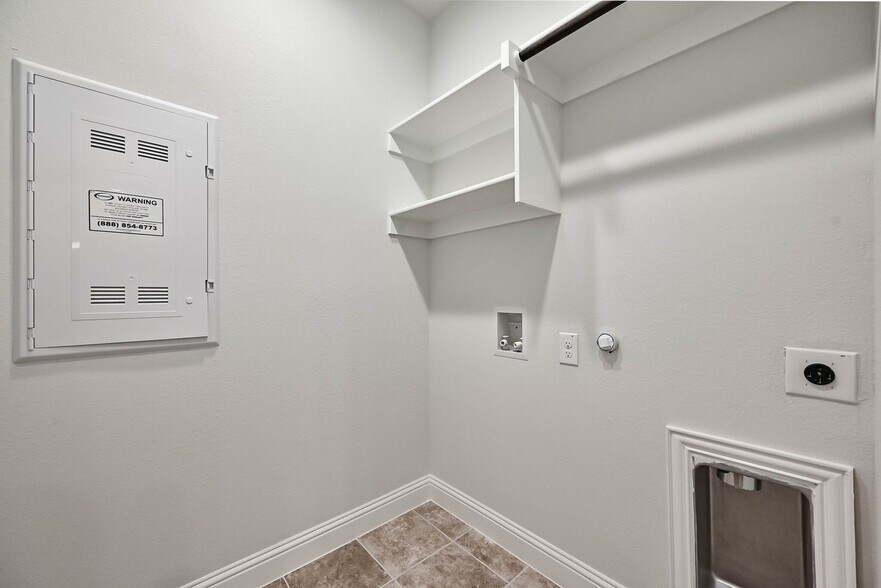 Building Photo - 4252 Mingo Dr