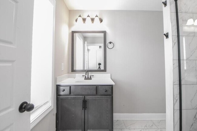 Building Photo - 2994 Gibbs Ln