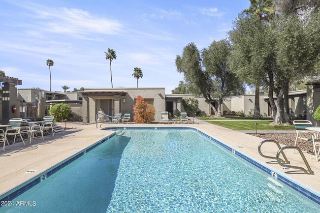 Building Photo - 16819 E Gunsight Dr
