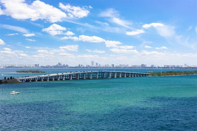 Building Photo - 2900 NE 7th Ave