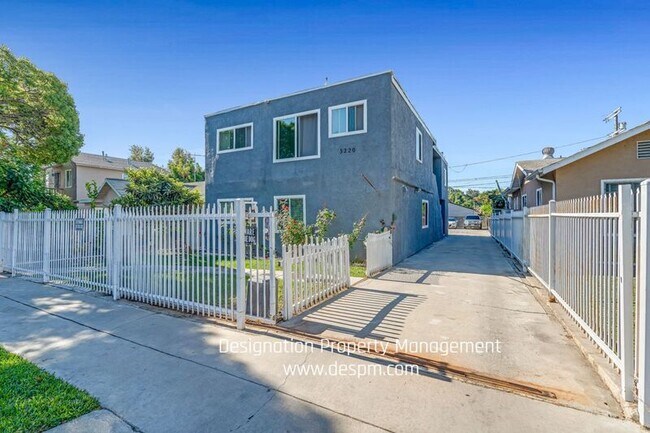 Building Photo - 3220 Casitas Ave