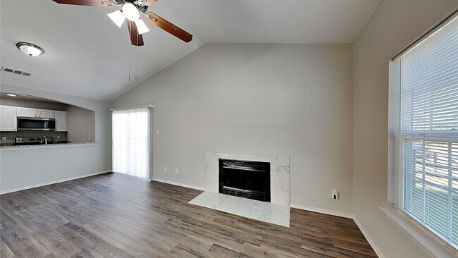Building Photo - 10356 Chelmsford Dr