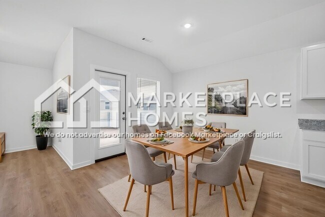 Building Photo - 3050 Rosalee Ln