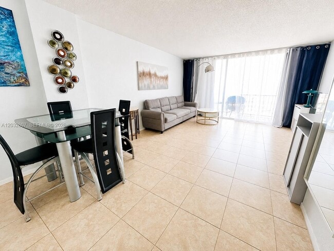 Building Photo - 3161 S Ocean Dr
